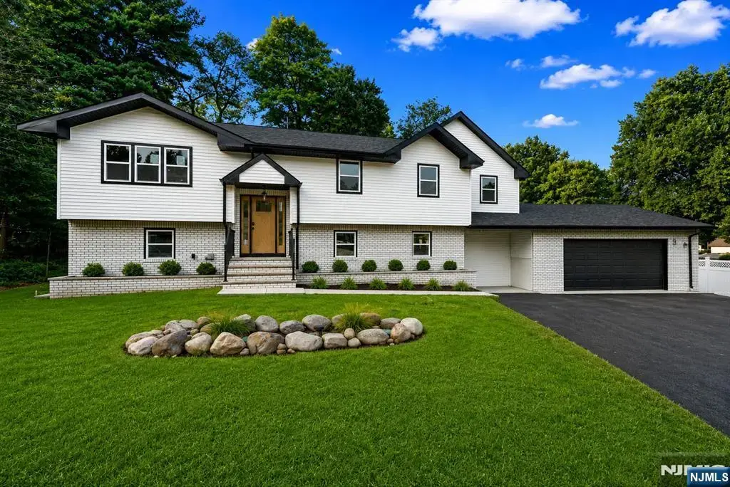 11 Mark Terrace, West Milford