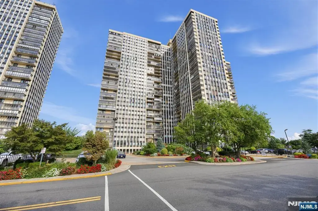 200 Winston, Cliffside Park