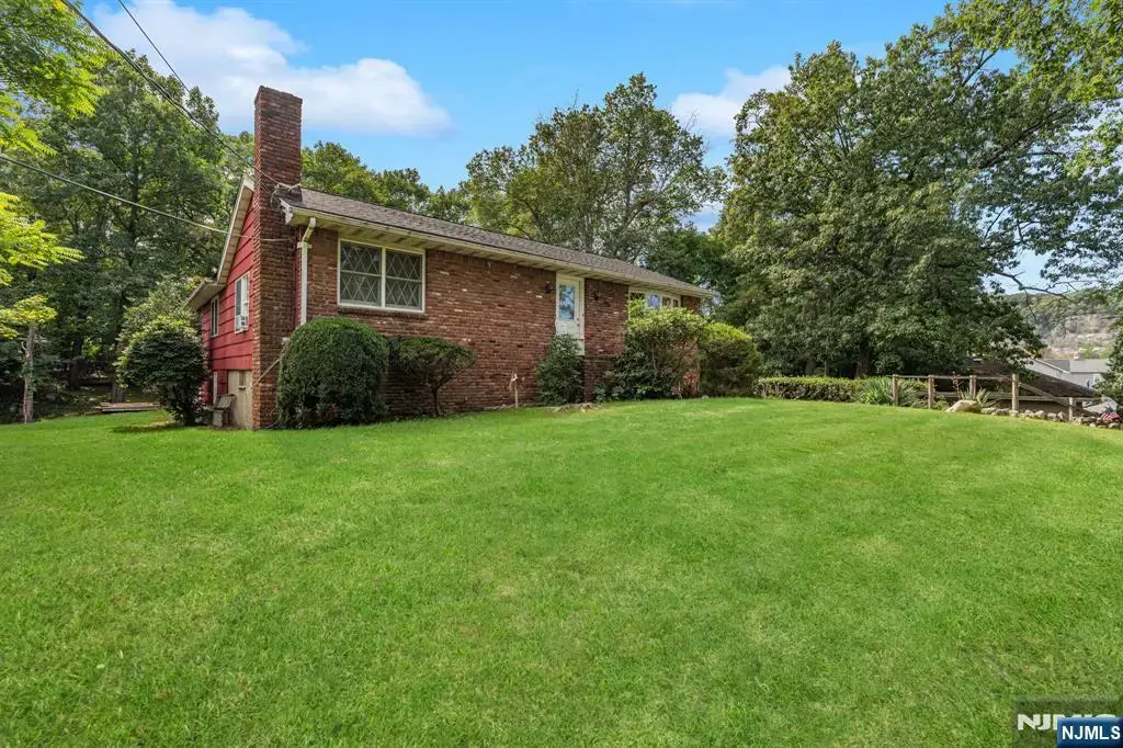 40 Broad Street, Pompton Lakes