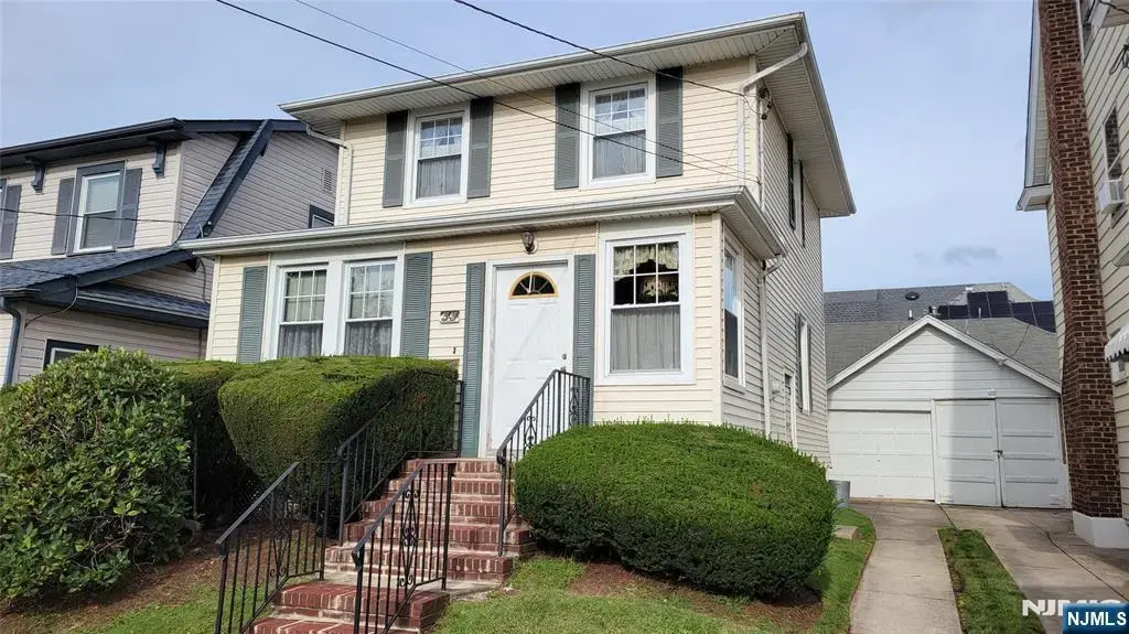 33 Hillcrest Road, Kearny