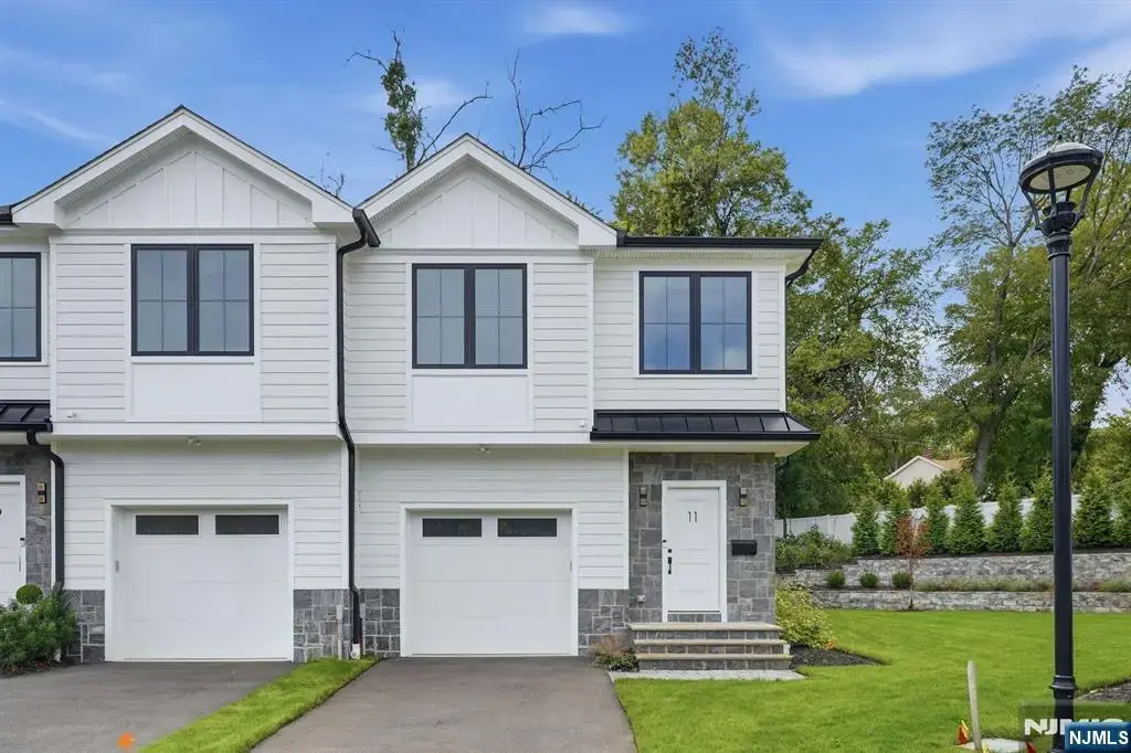 11 Fey Place, Oradell
