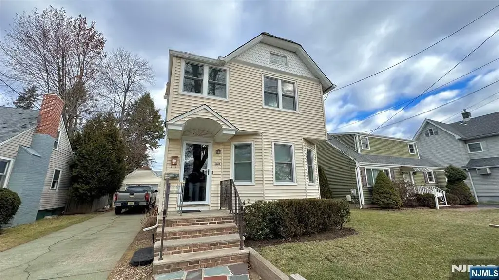 163 Center 2, New Milford
