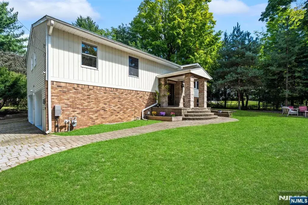 763 Closter Dock Road, Closter