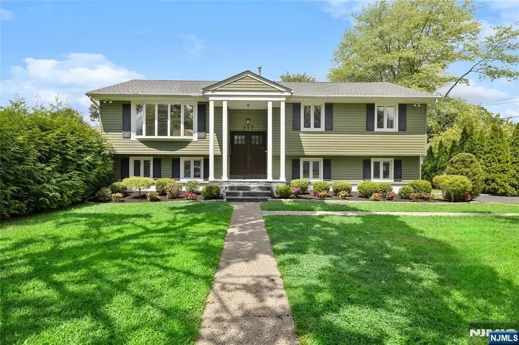 377 Chelsea Street, Paramus