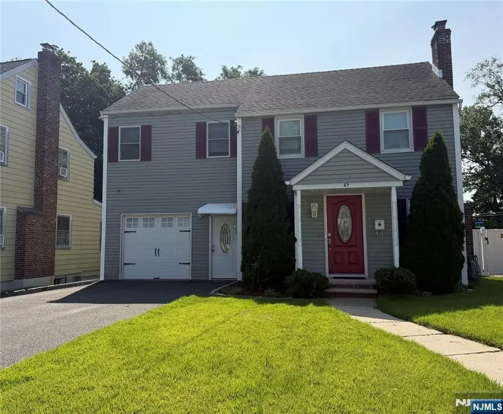 45 Summit Avenue, Bloomfield