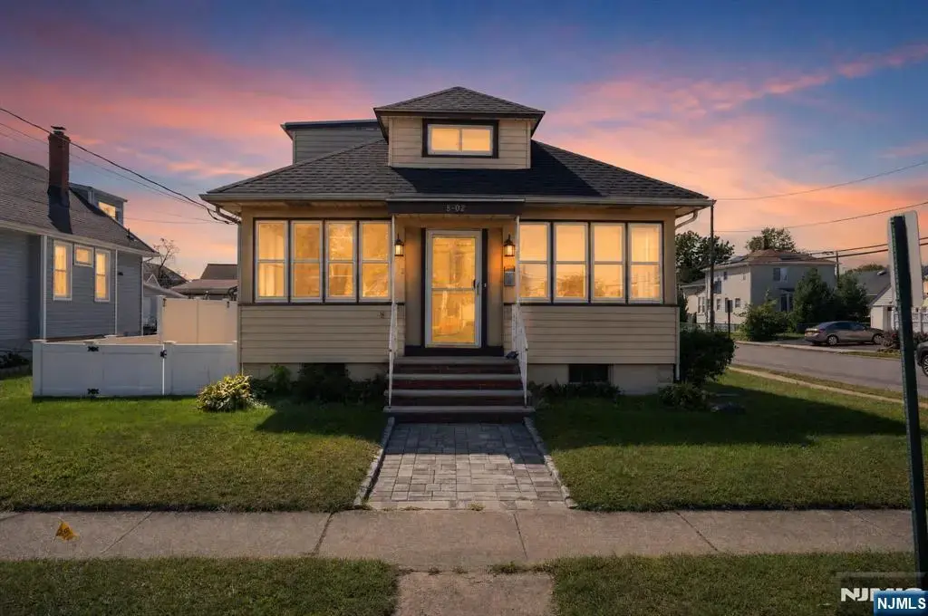 8-02 Henderson Boulevard, Fair Lawn