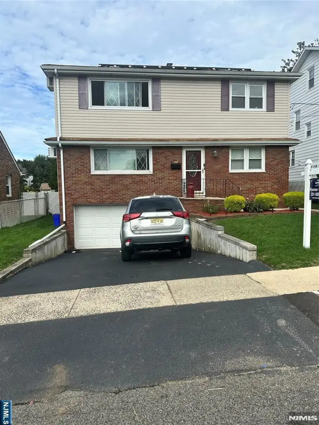 739 Lake, Lyndhurst