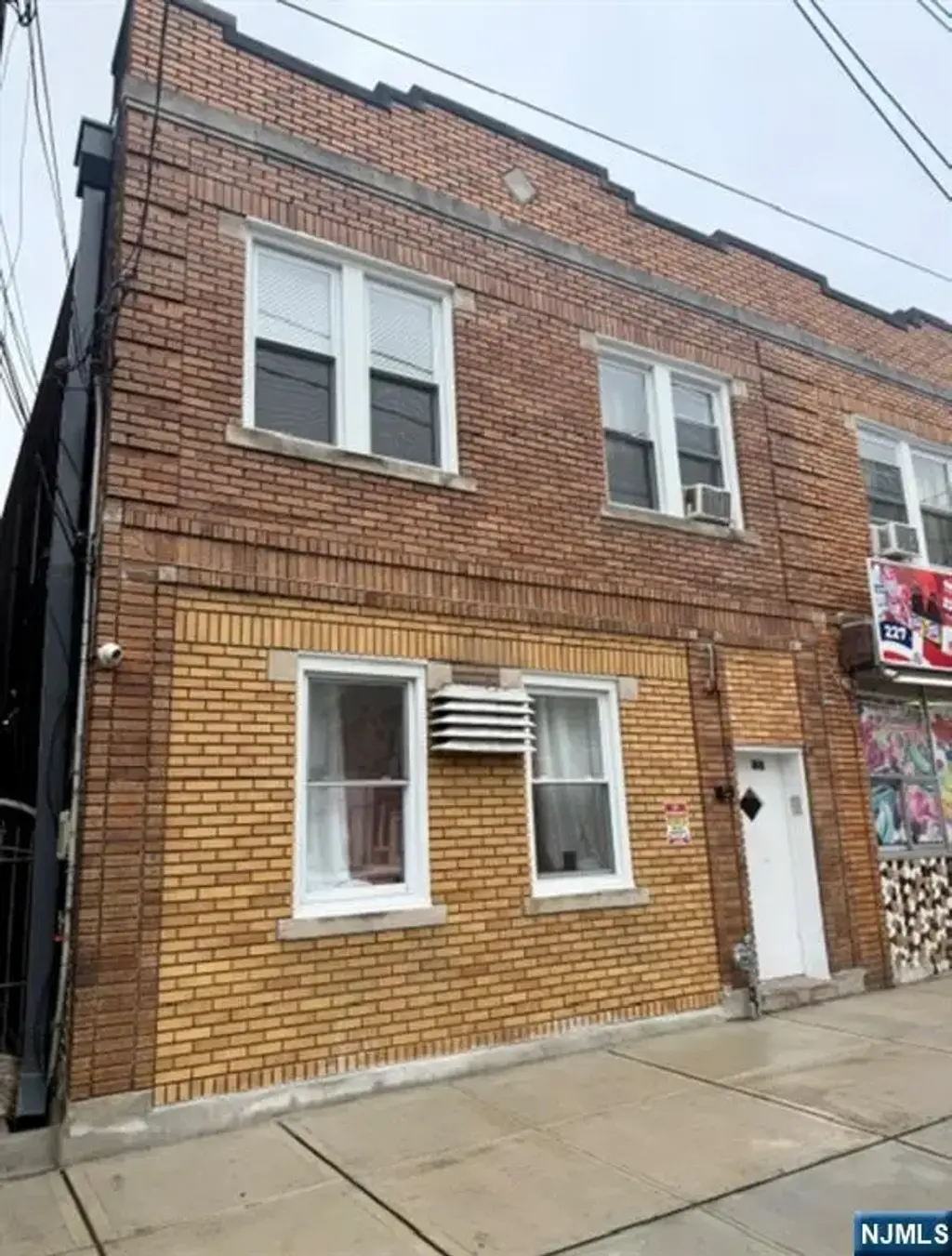 225-227 Harrison 2, Garfield