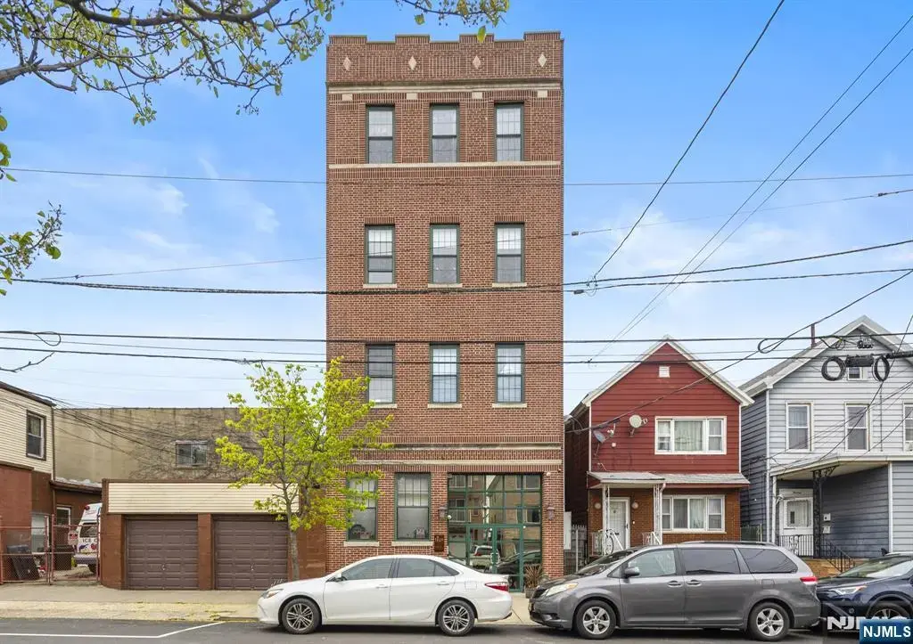 9 18th Street, Bayonne