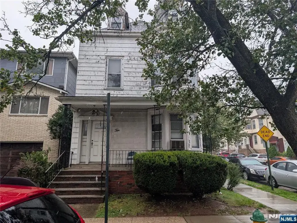 10 Davis Avenue, Harrison