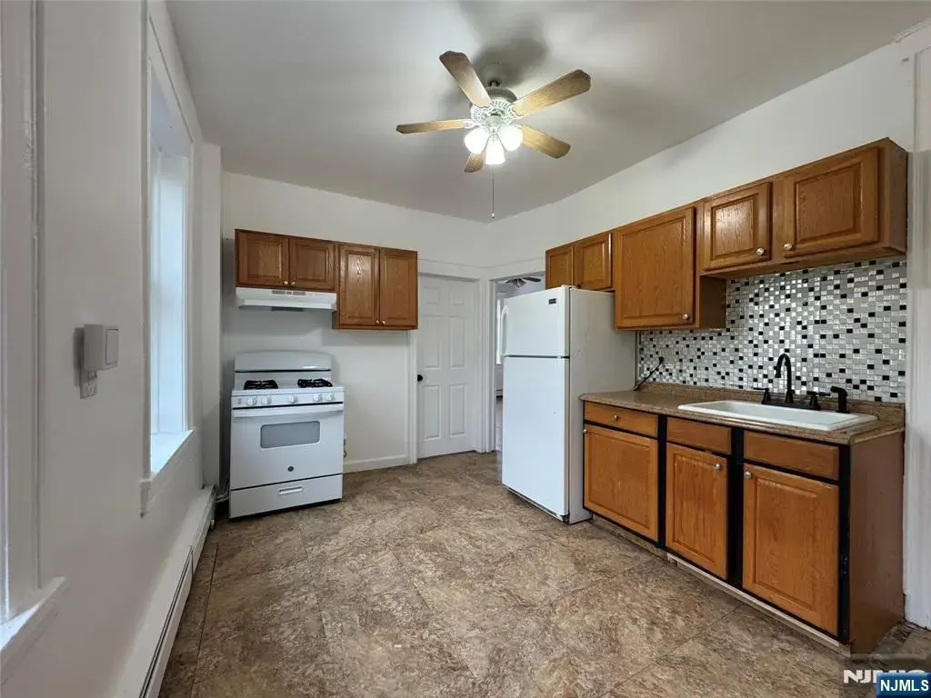 253 Palisade 3, Garfield