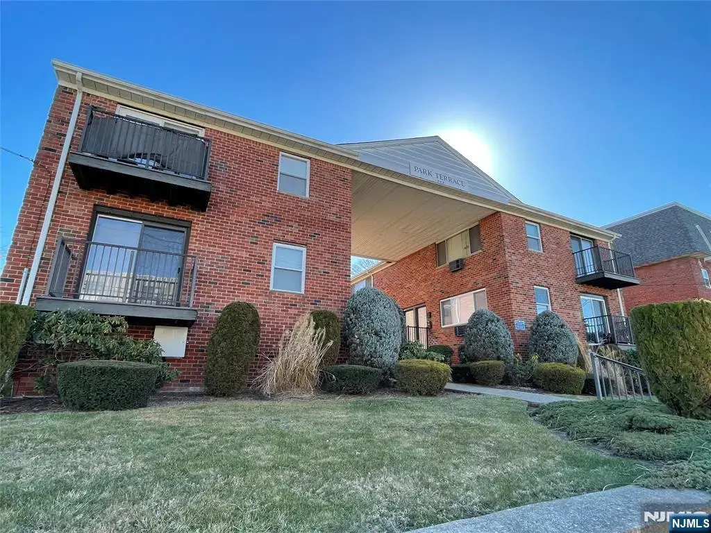 322 Park 23, Hackensack