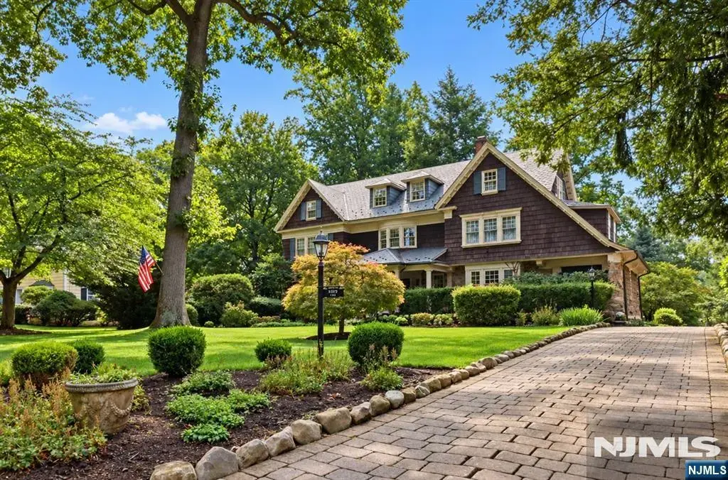 105 Rensselaer Road, Essex Fells