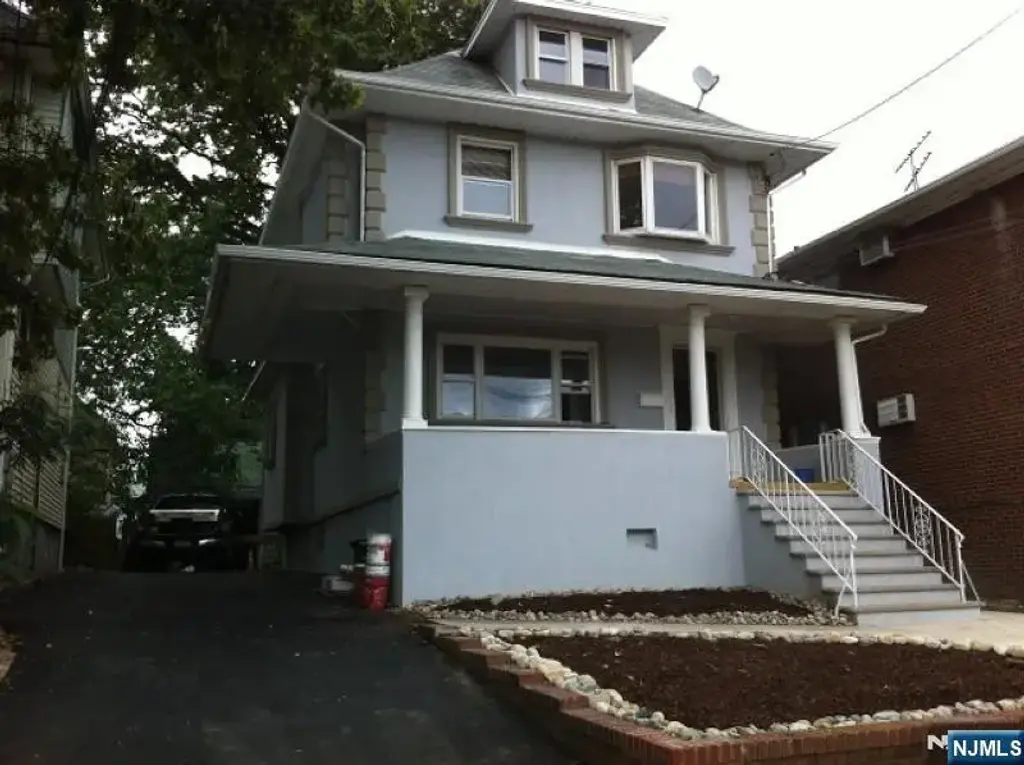 1115 Elmora 1113, Elizabeth