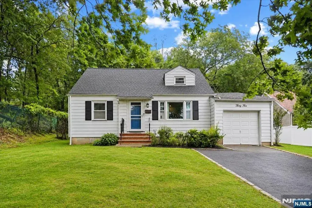 35 Deerfield Drive, West Orange