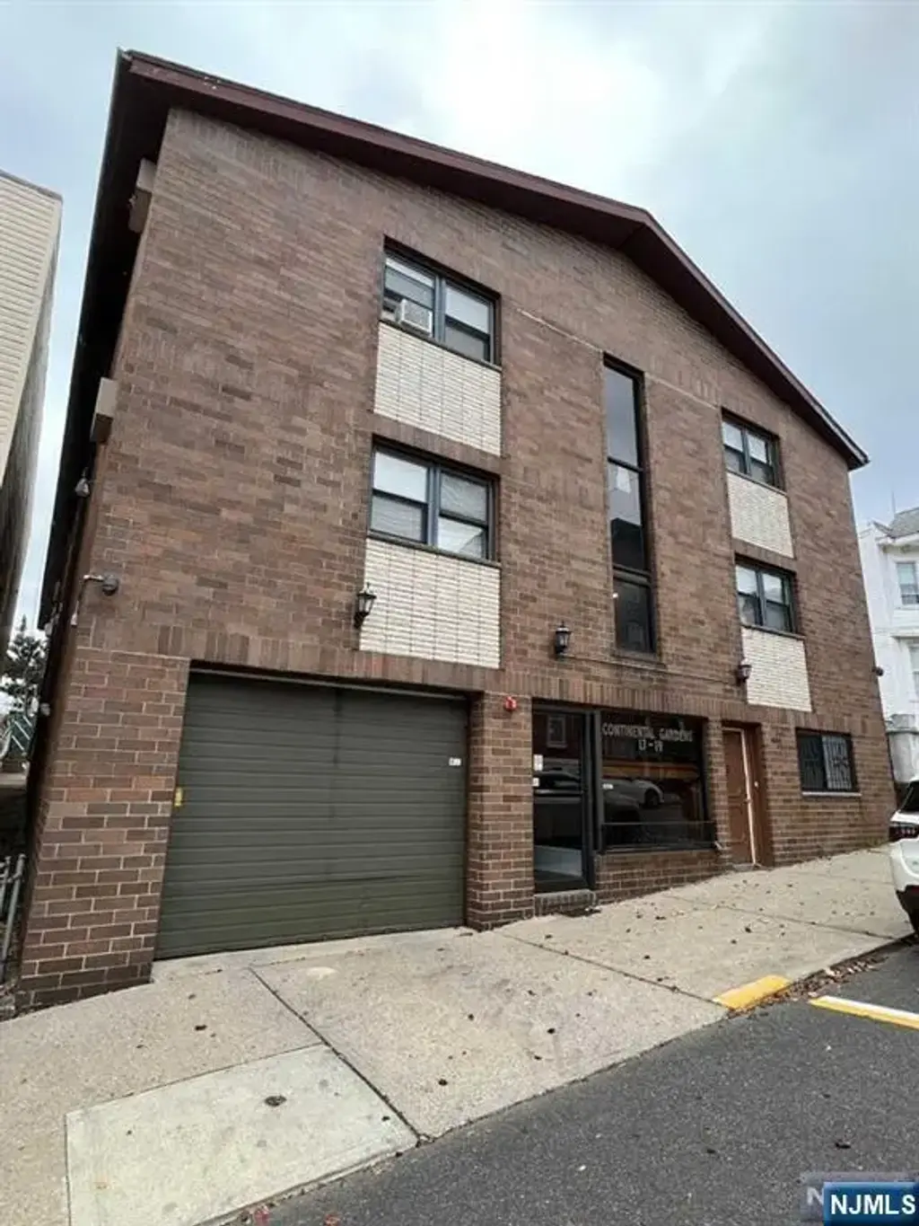 17 68th 11, Guttenberg