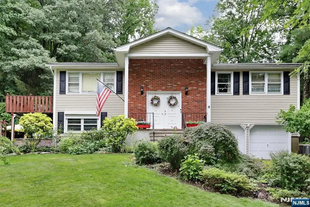 6 Cooper Drive, Wanaque