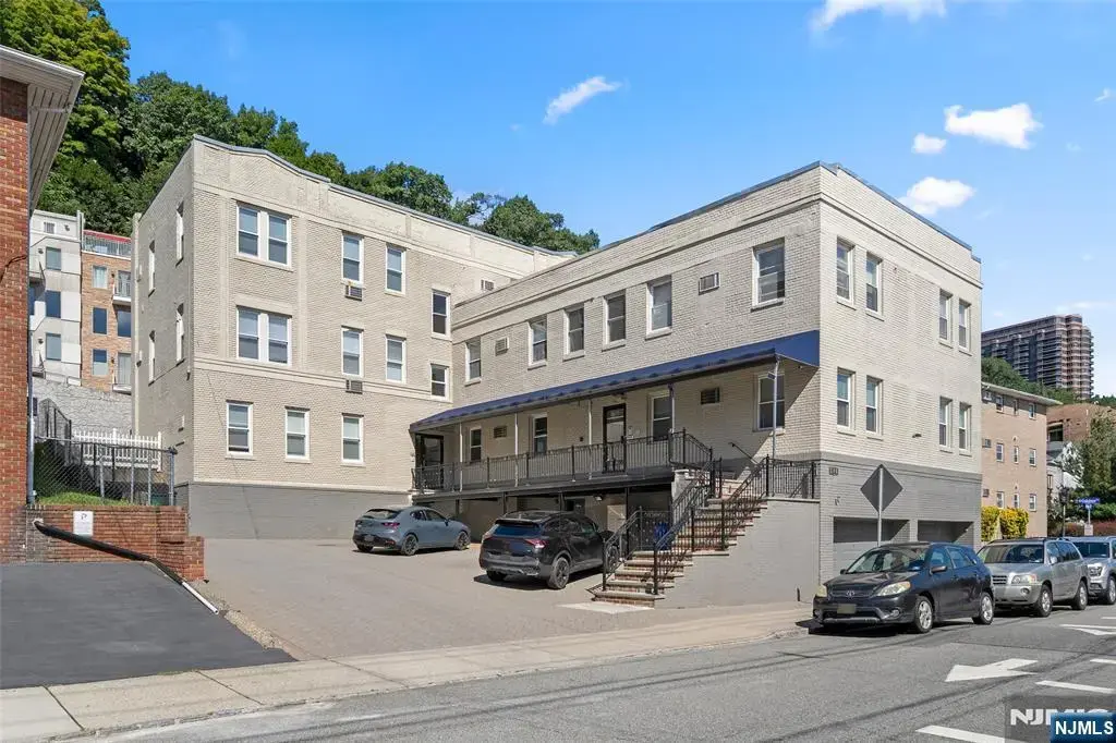 280 Undercliff 2, Edgewater