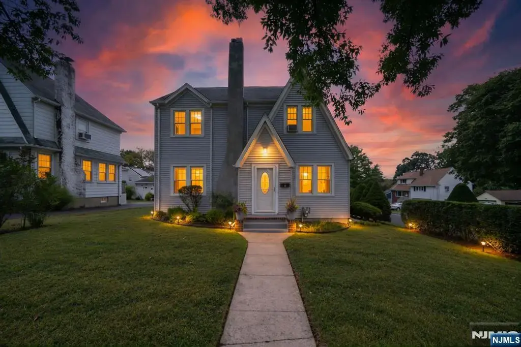 88 Lindbergh Boulevard, Teaneck