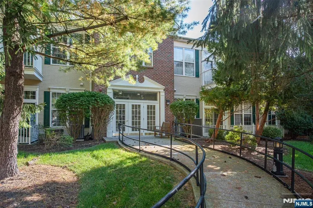 1313 Four Seasons Drive, Wayne