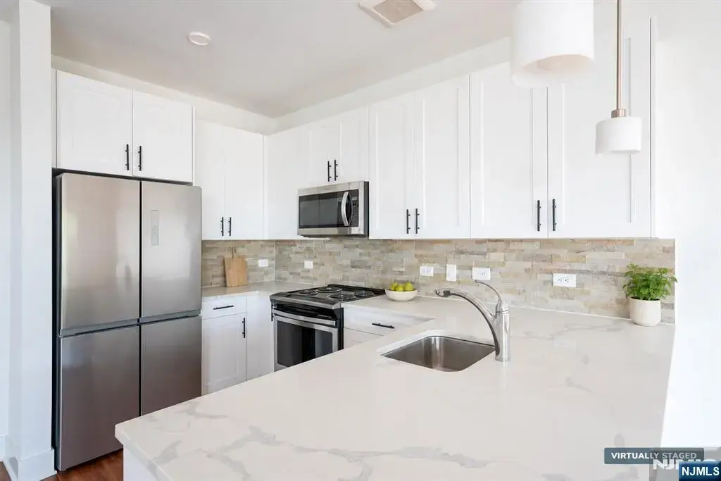 77 Ridge 502, North Arlington
