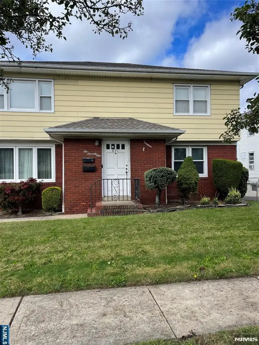 671 Chase Avenue, Lyndhurst