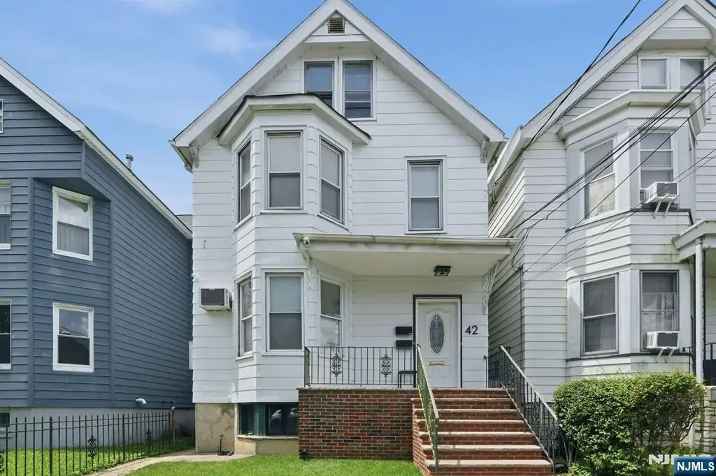42 Lawrence Street, Bloomfield