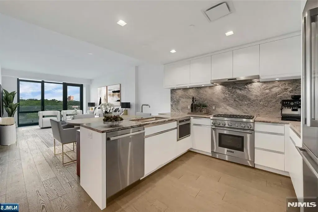 320 Adolphus Avenue 1004, Cliffside Park