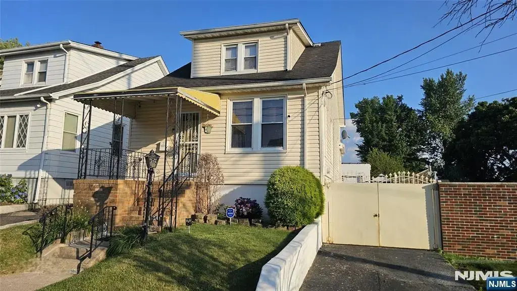 254-256 Illinois Avenue, Paterson