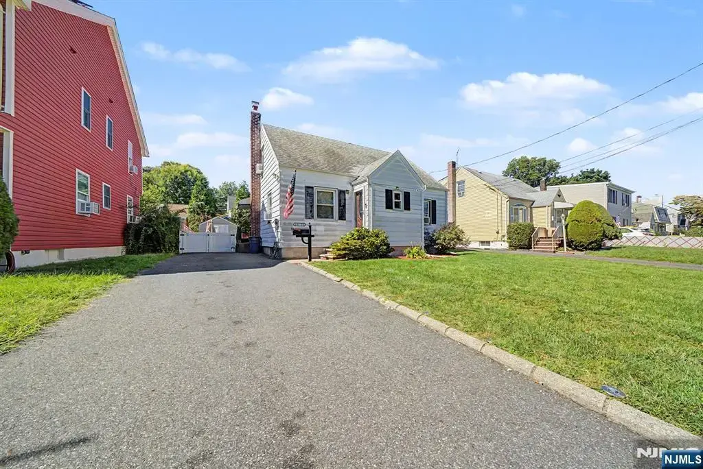 10-22 2nd Street, Fair Lawn