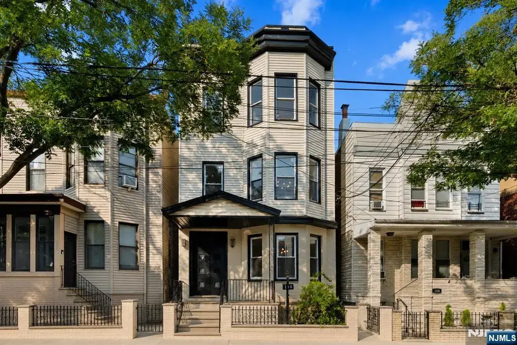 110 Maple 1, Weehawken