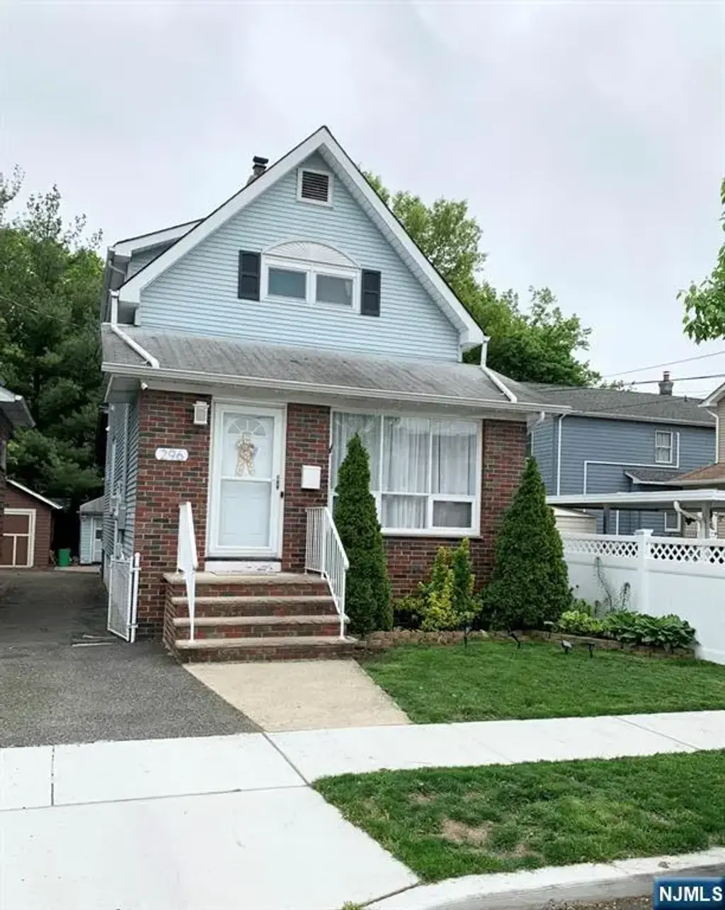 296 Willow, Lyndhurst