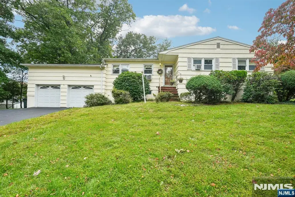 201 Kiwanis Drive, Wayne