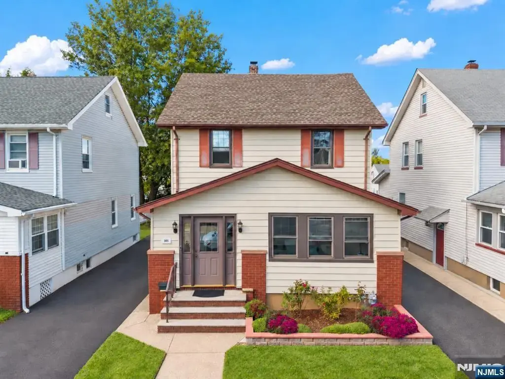 108 8th Street, Clifton