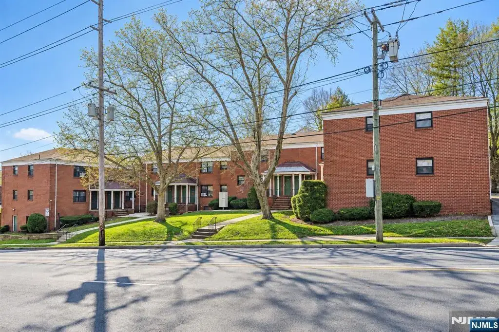295 Essex 295a, Hackensack