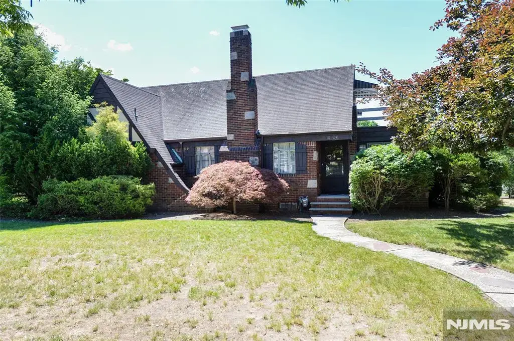 15-06 Morlot Avenue, Fair Lawn