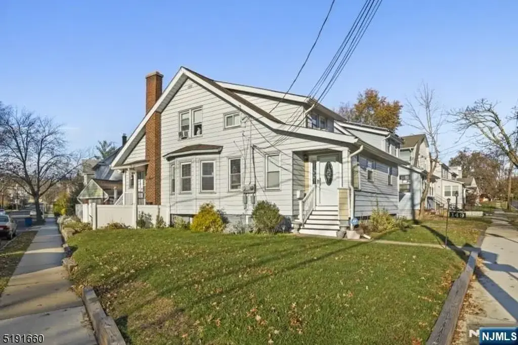 149 Burnett Avenue, Maplewood