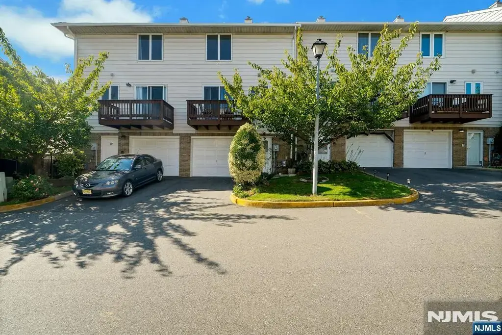 16 Westervelt Place, Passaic