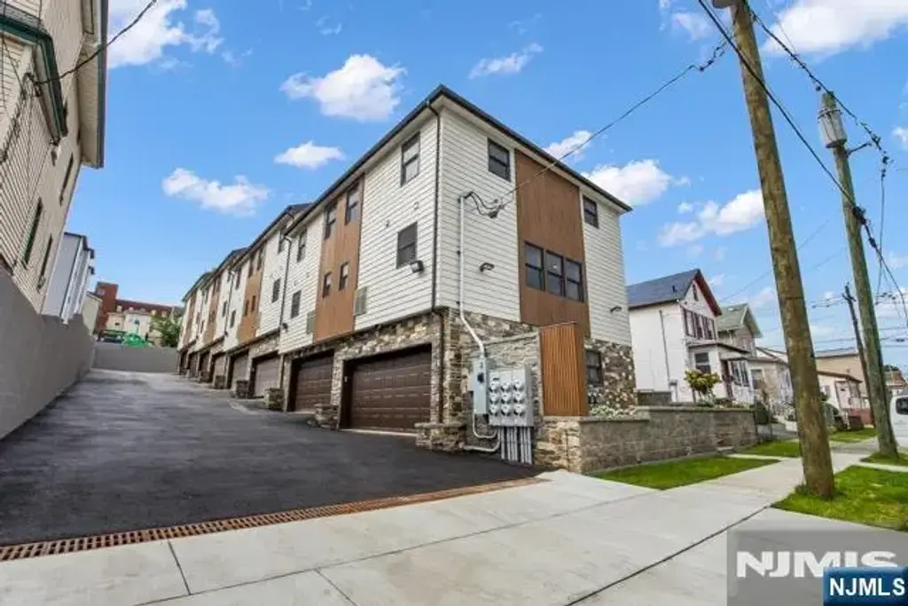413 Paulison Avenue 2, Passaic
