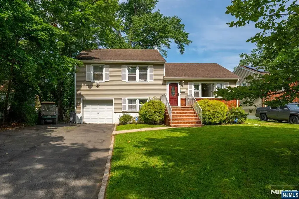 425 Adrianne Court, Orange