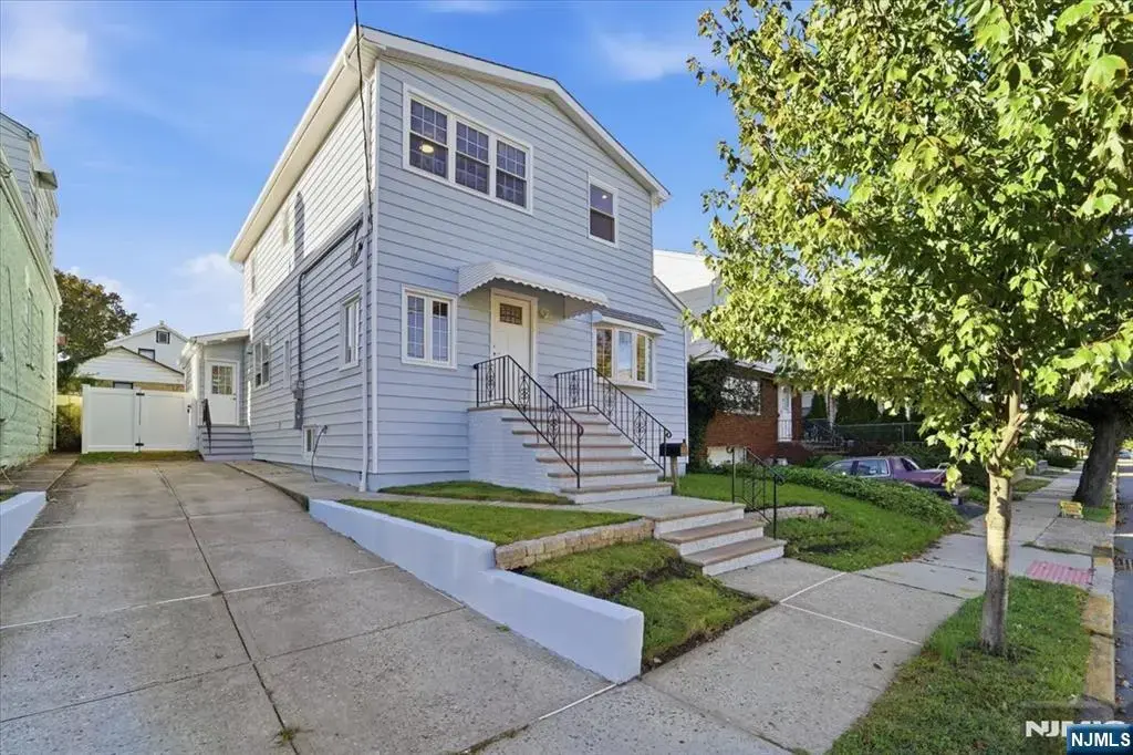 95 Rutherford Place, North Arlington