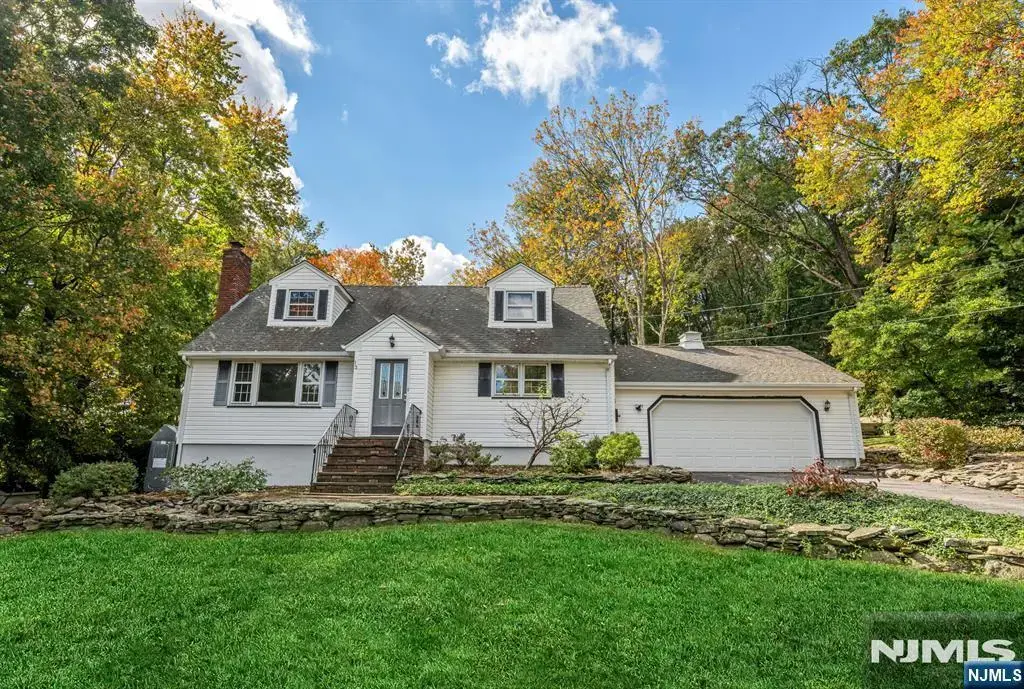 13 Holiday Lane, West Milford