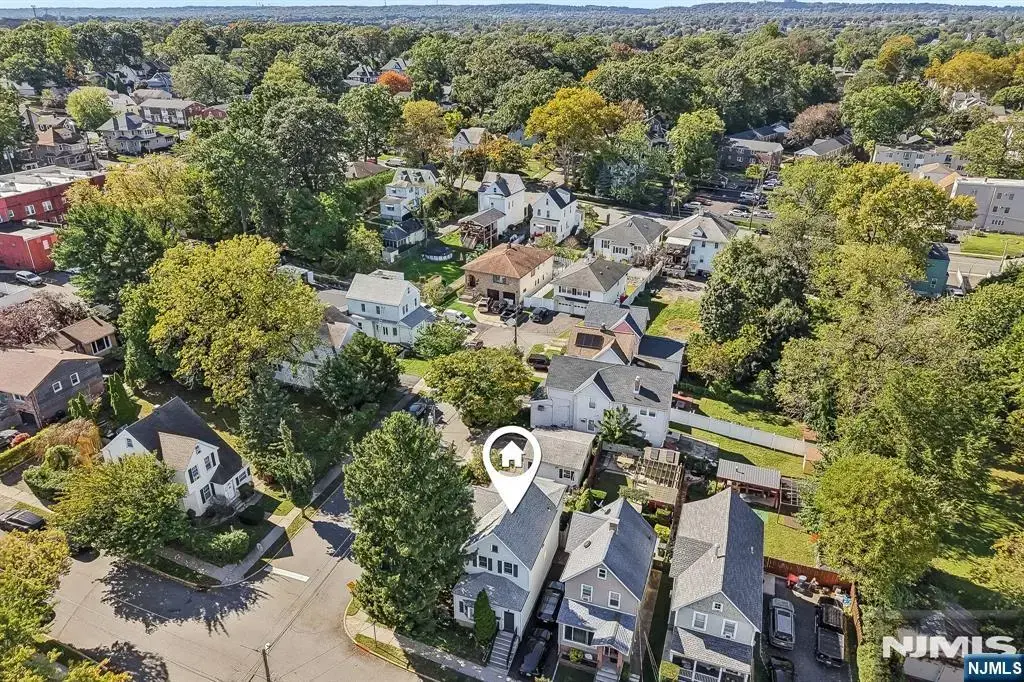 33 Myrtle Avenue, Nutley