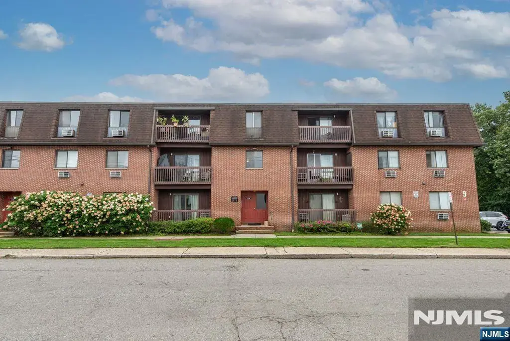 9 Montgomery A1, Belleville