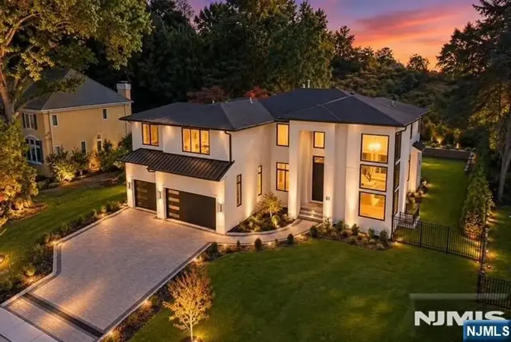 61 Mac Arthur Avenue, Closter