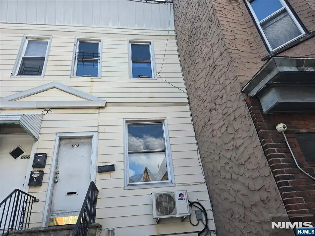 598 West Side Avenue, Jersey City