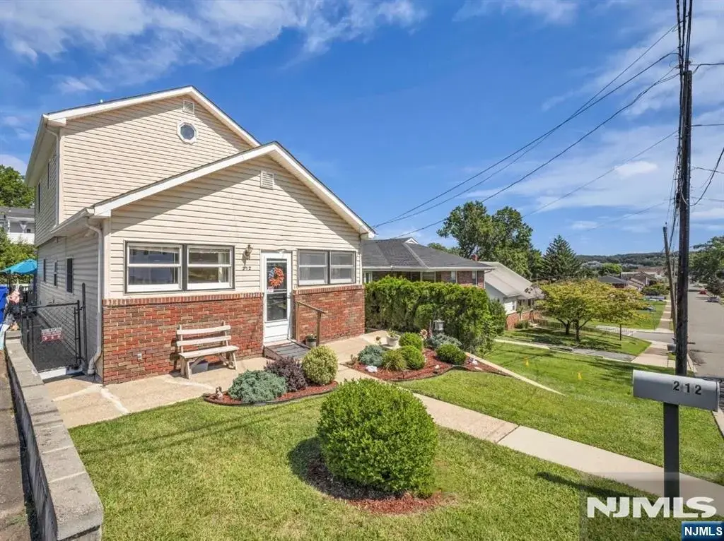 212 Gordon Avenue, Totowa