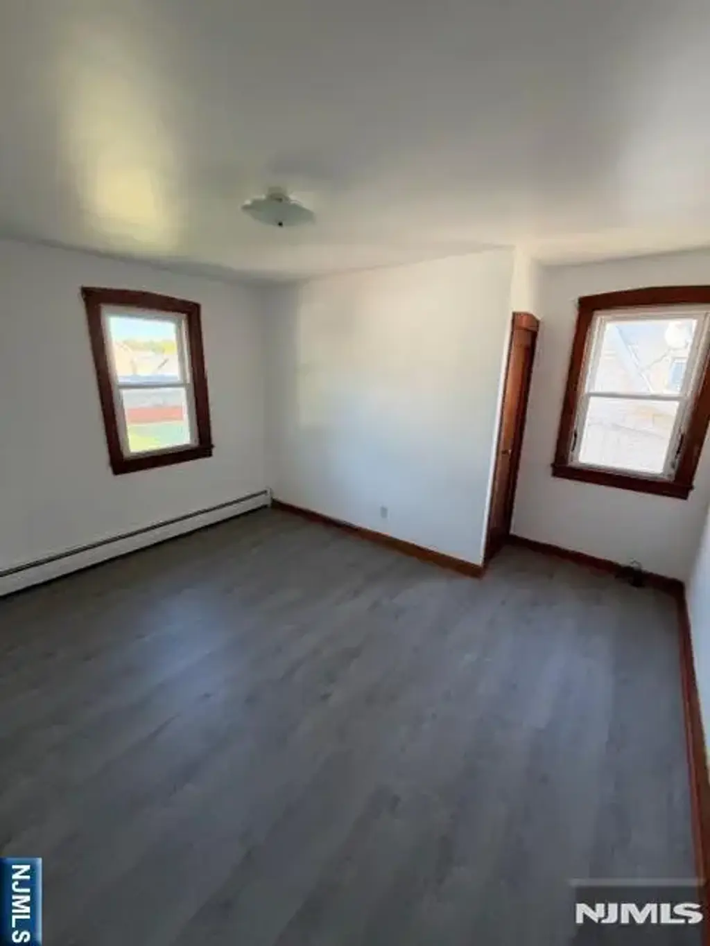 137 Kipp 2, Elmwood Park