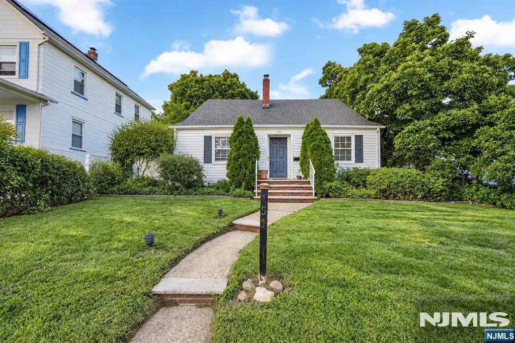 151 Washington Street, Lodi