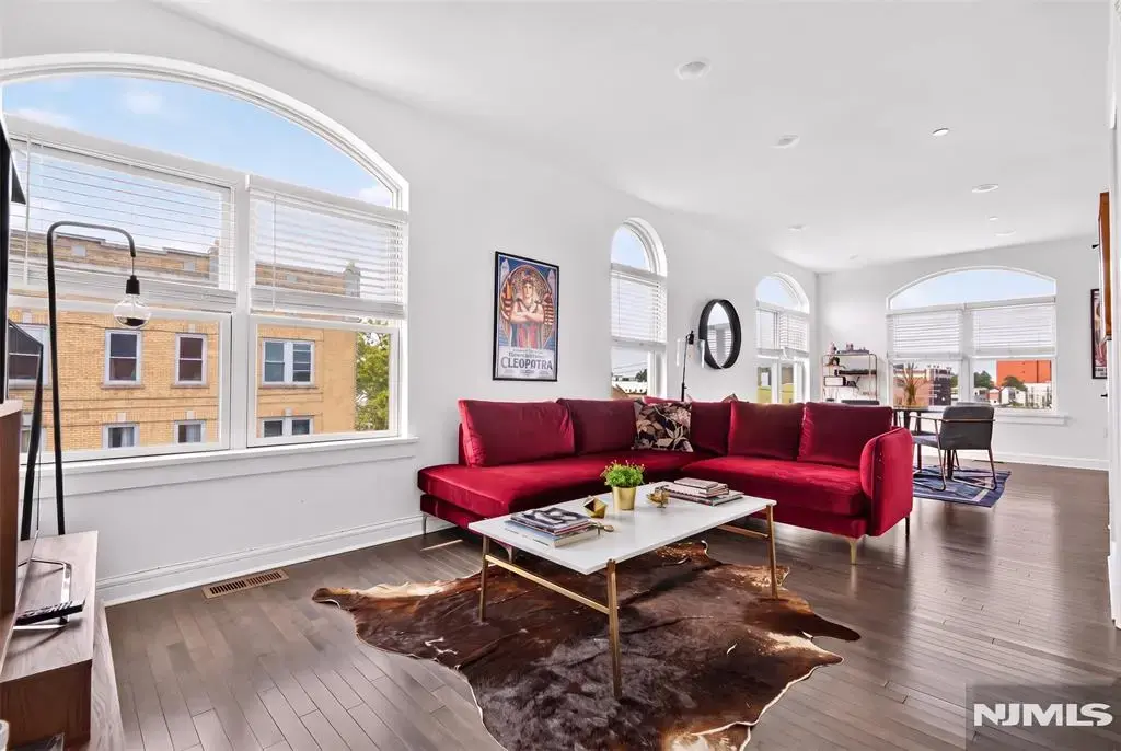 974 Summit 401-1, Jersey City